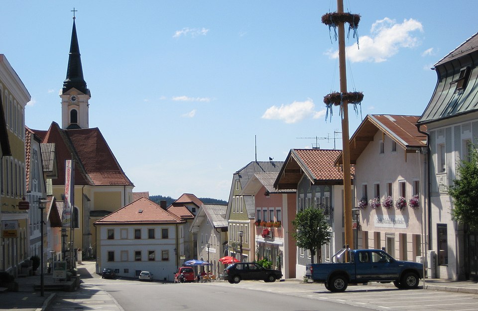 Terrassendach-Fachbetriebe in Untergriesbach: Marktplatz – Foto: Aconcagua Terrassendach-Fachbetriebe in Untergriesbach: Marktplatz