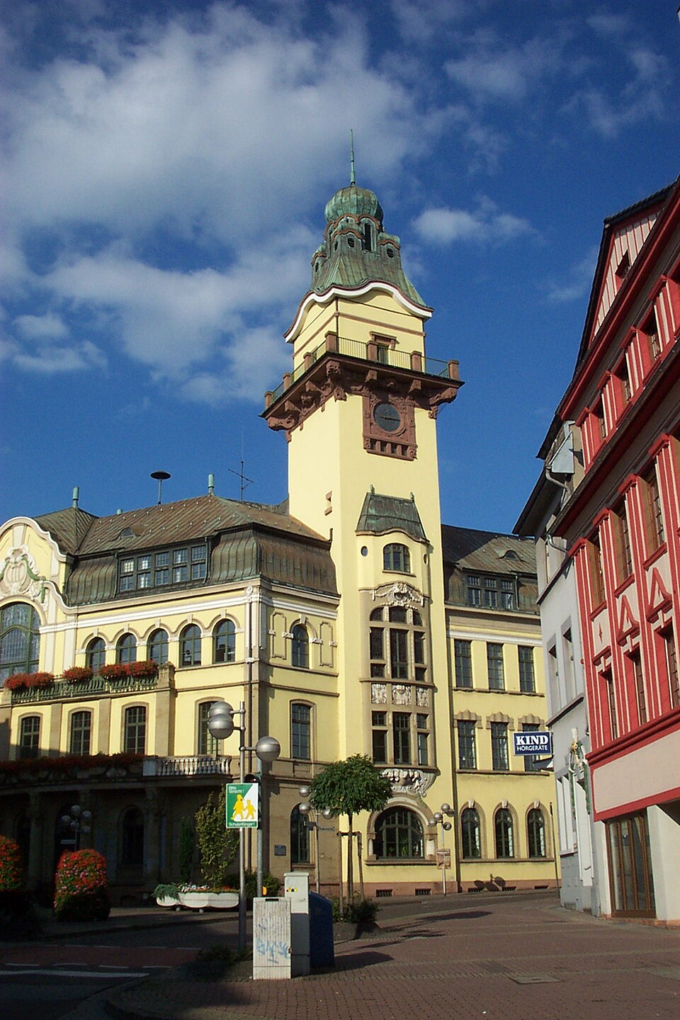 Terrassendach-Fachbetriebe in Völklingen: Altes Rathaus – Foto: A. Josef Dernbecher Terrassendach-Fachbetriebe in Völklingen: Altes Rathaus
