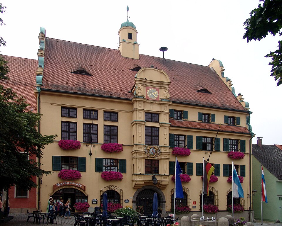 Terrassendach-Fachbetriebe in Vohenstrauß: Rathaus – Foto: btr Terrassendach-Fachbetriebe in Vohenstrauß: Rathaus