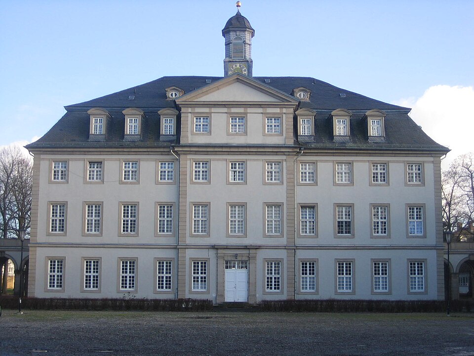 Terrassendach-Fachbetriebe in Wabern: Jagdschloss – Foto: Armin Schönewolf Terrassendach-Fachbetriebe in Wabern: Jagdschloss