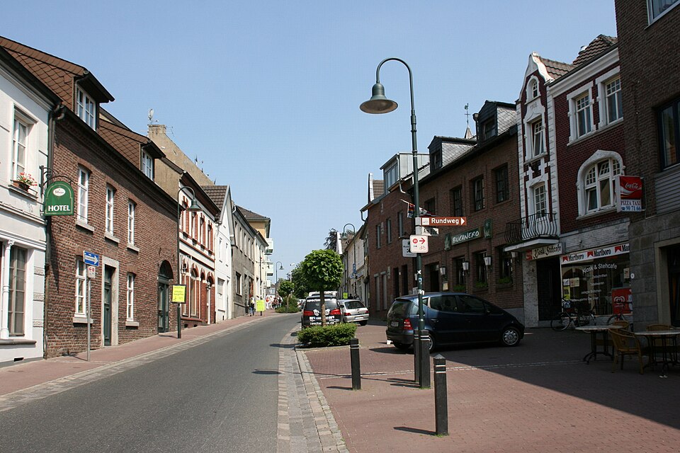 Terrassendach-Fachbetriebe in Wassenberg: Kirchstraße – Foto: Frank Vincentz Terrassendach-Fachbetriebe in Wassenberg: Kirchstraße