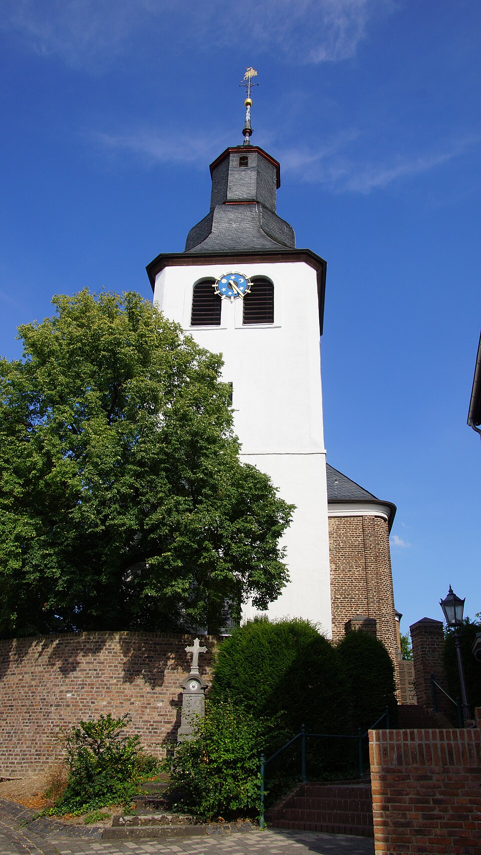 Terrassendach-Fachbetriebe in Weilerswist: Pfarrkirche – Foto: Tohma Terrassendach-Fachbetriebe in Weilerswist: Pfarrkirche