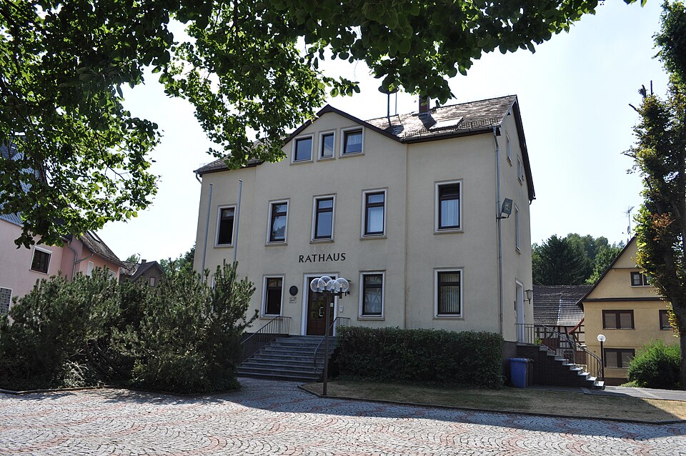 Terrassendach-Fachbetriebe in Weilmünster: Rathaus – Foto: Karsten11 Terrassendach-Fachbetriebe in Weilmünster: Rathaus