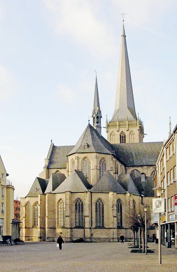 Terrassendach-Fachbetriebe in Wesel: Willibrordi Dom