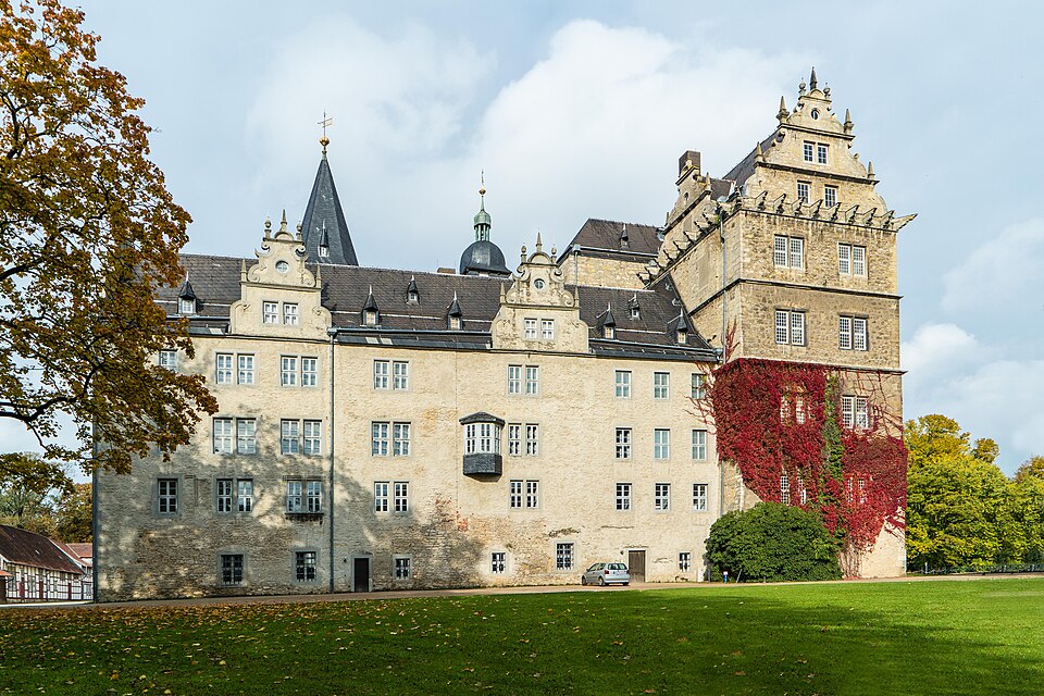 Terrassendach-Fachbetriebe in Wolfsburg: Schloss – Foto: Radler59 Terrassendach-Fachbetriebe in Wolfsburg: Schloss