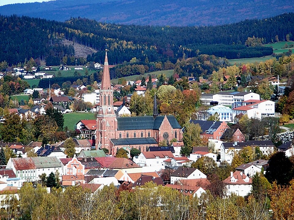 Terrassendach-Fachbetriebe in Zwiesel: Stadtansicht – Foto: Jüppsche Terrassendach-Fachbetriebe in Zwiesel: Stadtansicht